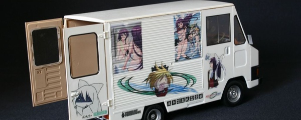 トヨタ ハイエース クイックデリバリー(タミヤ・痛車[明日のよいち]仕様)