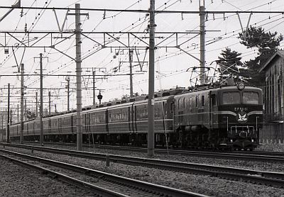 EF58とイベント列車「はと」