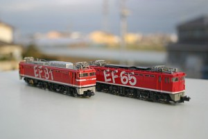 Nゲージ EF65形機関車、EF81形機関車レインボー塗色
